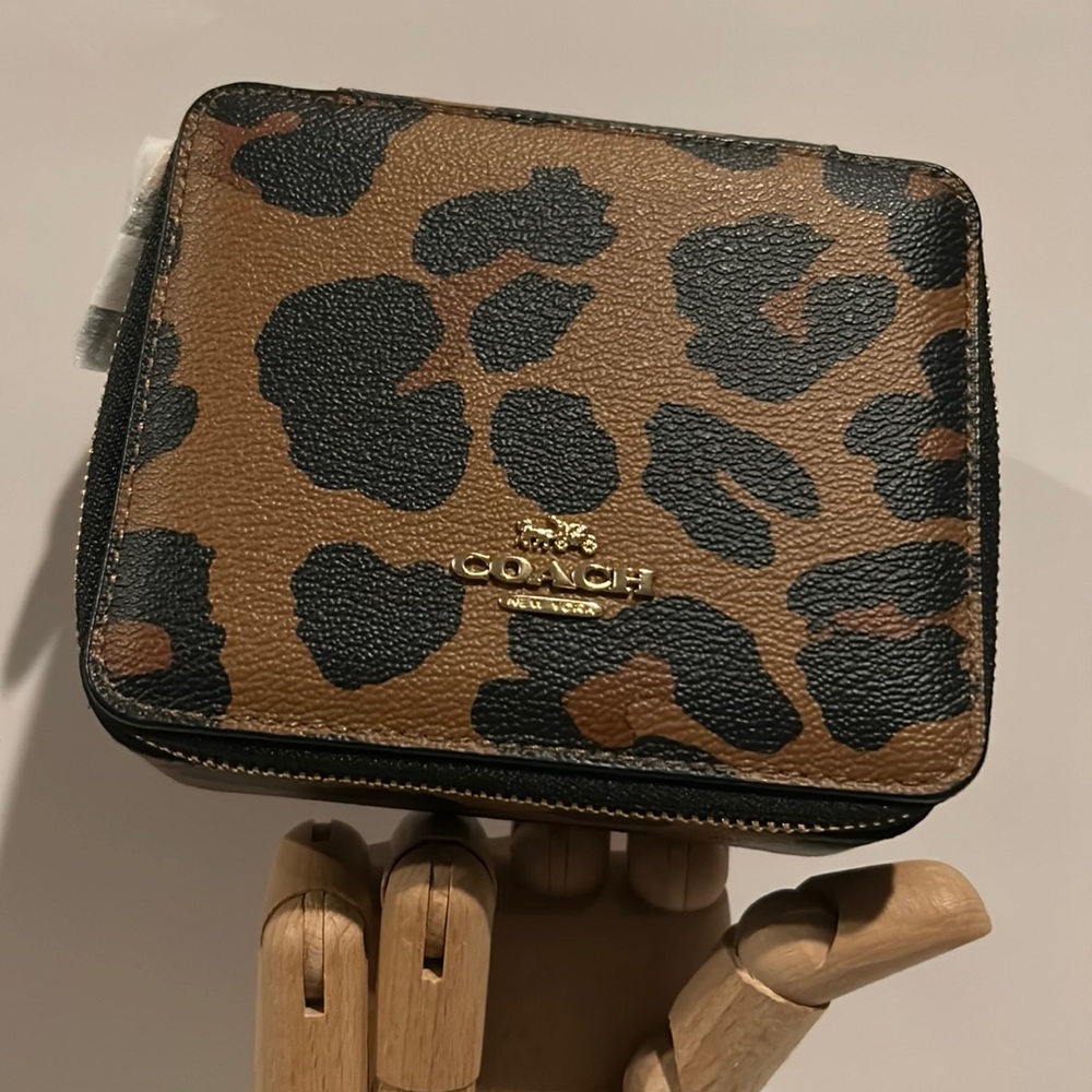 🐼🐼 Coach C8081G 🐼 Jewlery Leopard Print Ring Necklace Bracelet Box Case 🐼 D1
